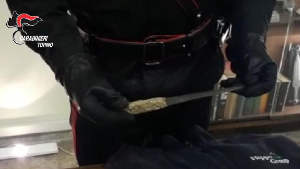 Aggrediva donne sole le sue prede preferite