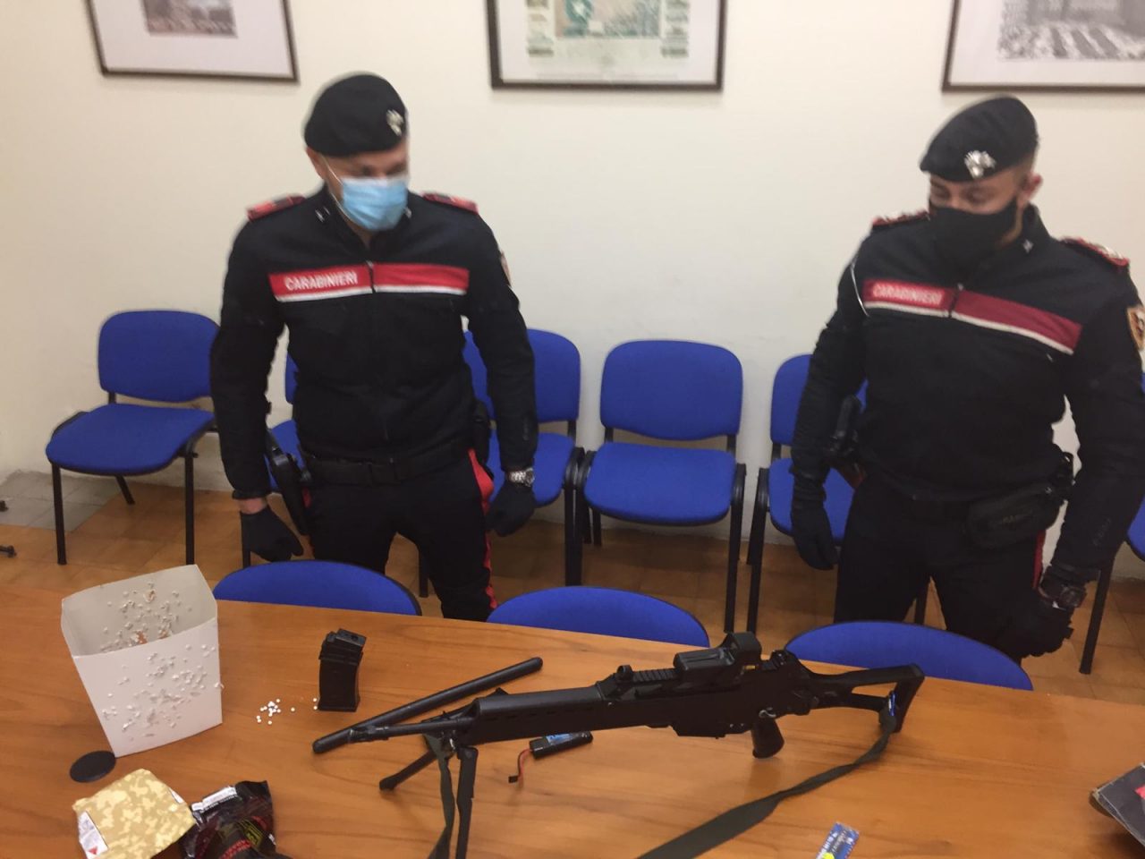 Aggredisce vicina di casa con un fucile per soft-air modificato |  VIDEO