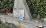 Immondizia gettata al monumento ai caduti di Oglianico, ancora inciviltà