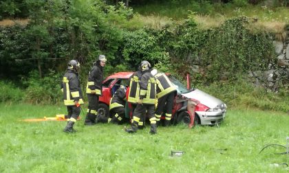 Auto fuori strada a Sparone, ferita una donna | FOTO