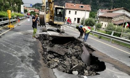 Voragine sulla provinciale traffico in tilt