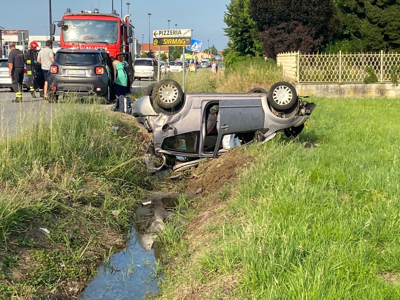 Leini: incidente stradale in via Caselle, 49enne elitrasportato al Cto