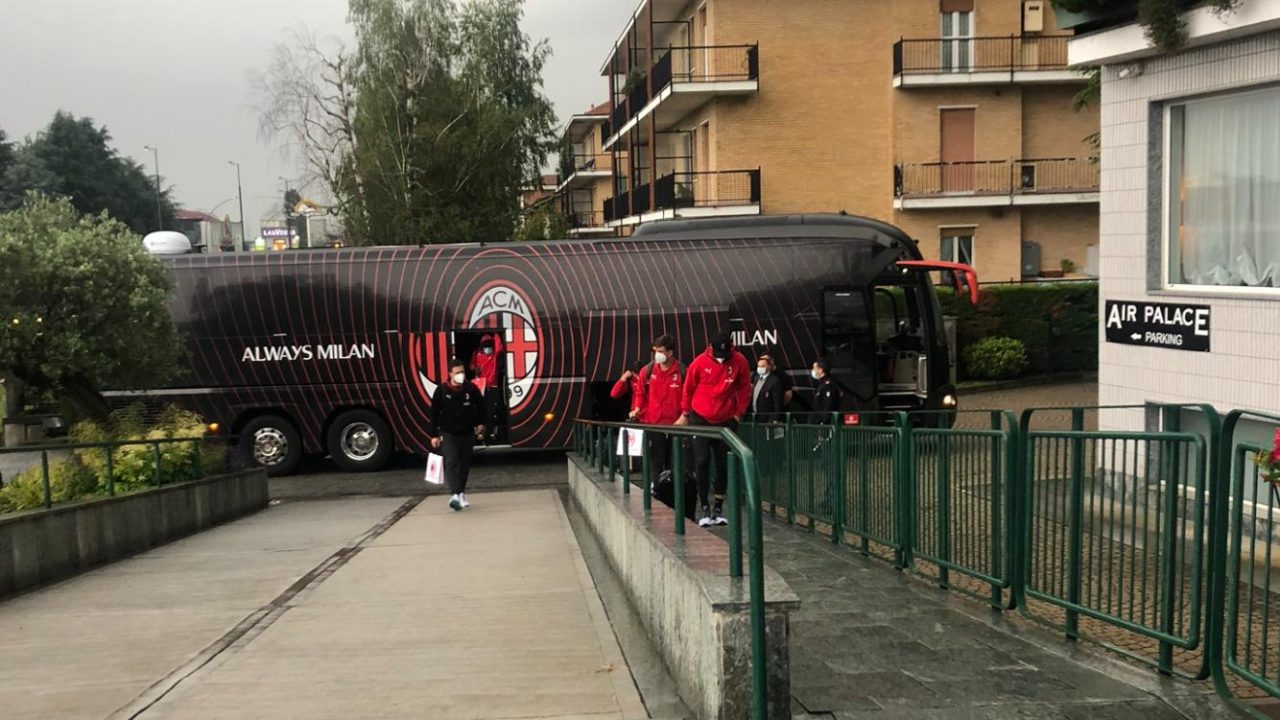 Giocatori del Milan a Leini, tutto pronto per la semifinale di Coppa Italia
