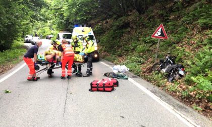 Perde il controllo della moto e cade sulla provinciale di Alpette, centauro elitrasportato