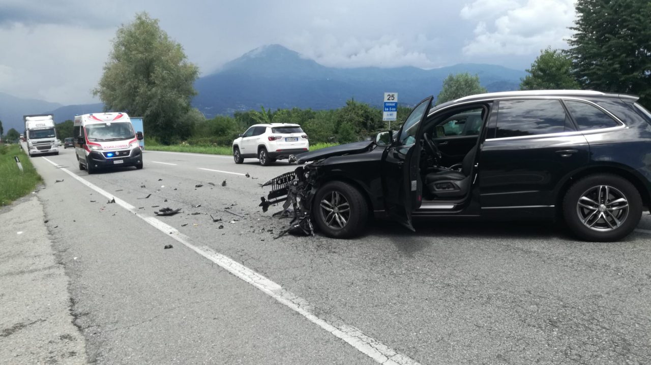 Incidente sulla SP460 a Salassa, due auto coinvolte