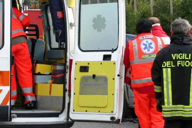 Incidente in tangenziale: marito e moglie canavesani feriti