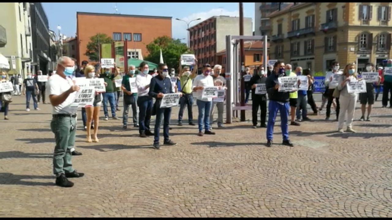 Flash mob della Lega del Canavese a Ivrea nel giorno della Festa della Repubblica | VIDEO