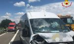 Scontro fra camion e furgone sull'A21, un ferito