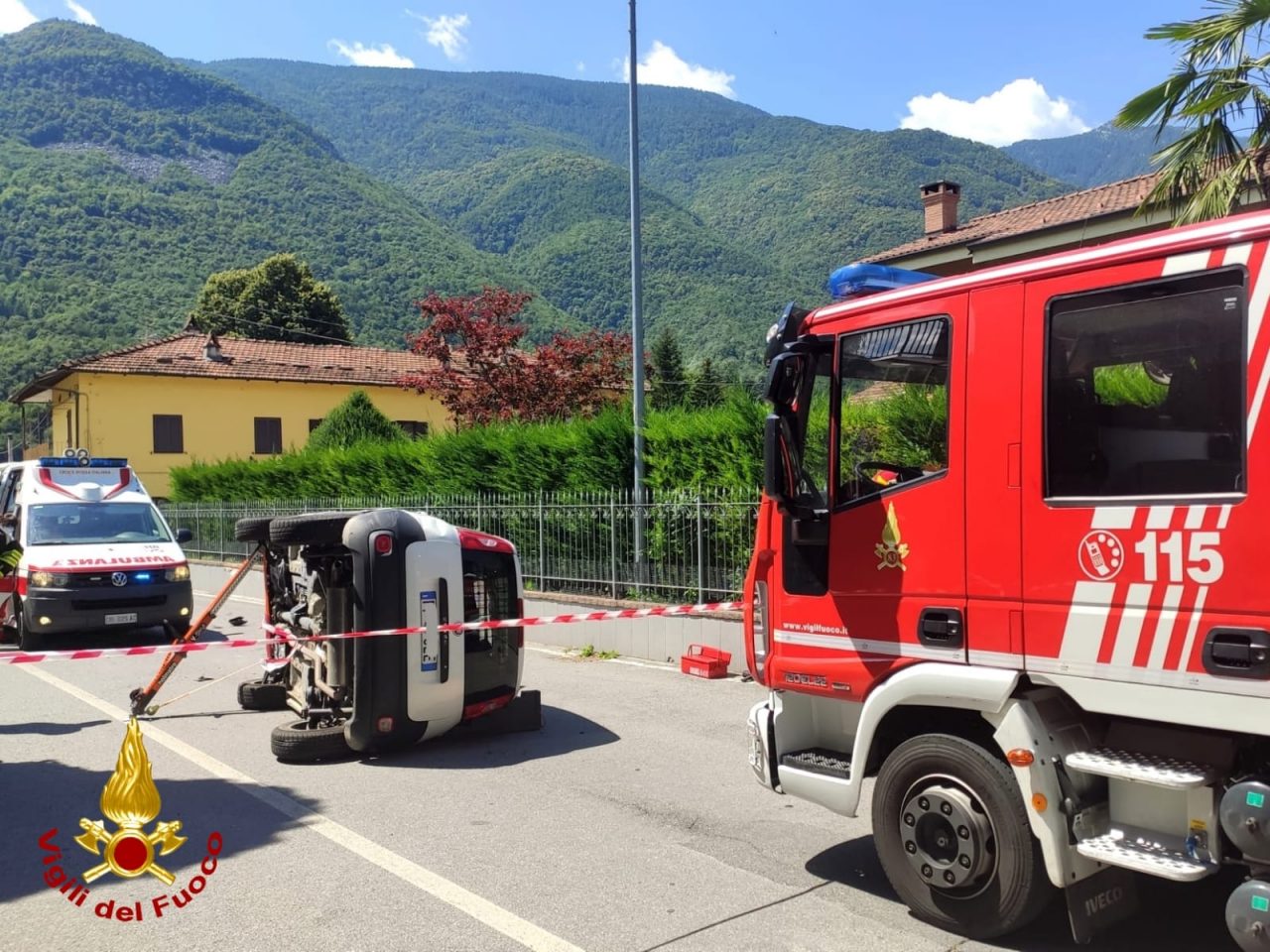 Scontro fra due auto a Sant’Antonino di Susa | FOTO