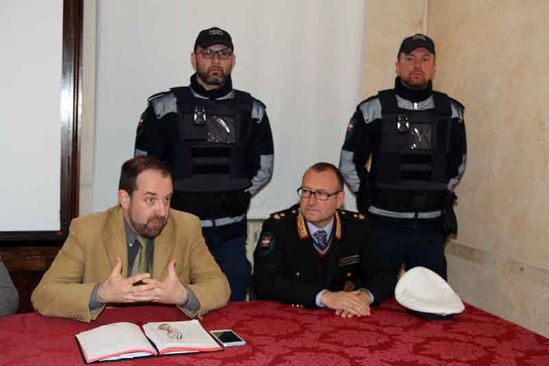Odori nauseabondi: indagano tecnici e  polizia locale