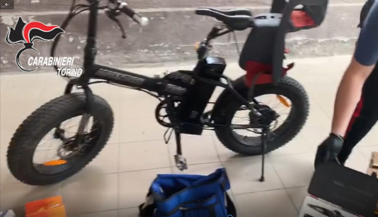 Carabinieri di Leini scoprono deposito di oggetti rubati in un campo nomadi torinese