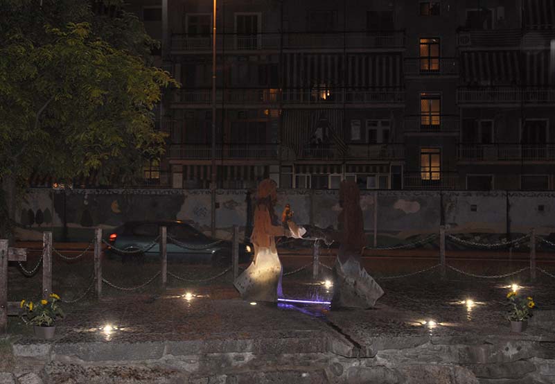 Mappano: illuminato il monumento dedicato ai Lavandè