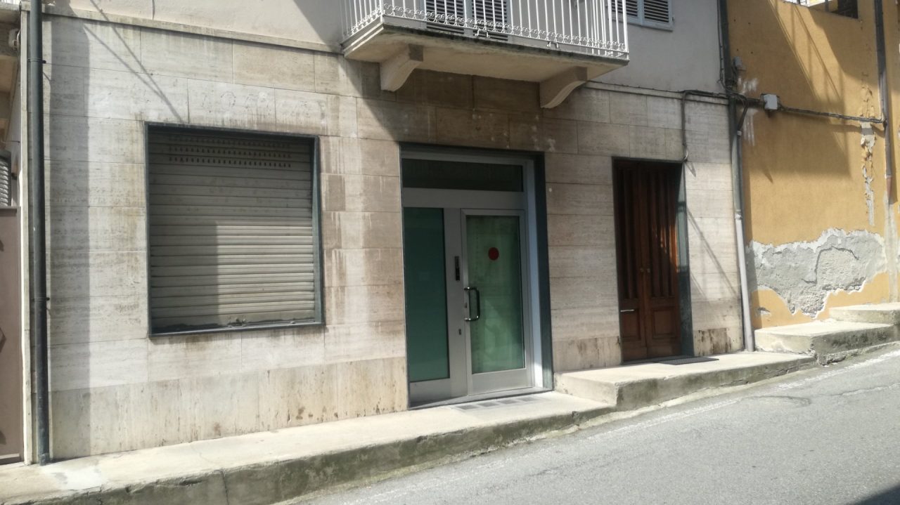 Ad un anno dalla chiusura della filiale Unicredit altro taglio ai servizi bancari per i cittadini di Forno