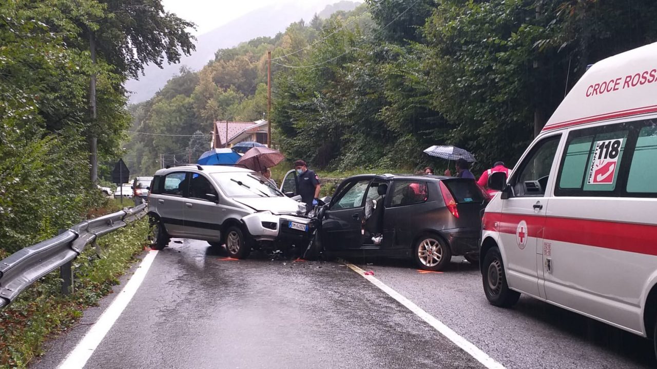 Violento frontale a Ceres lungo la SP33