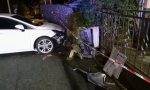 Incidente a Locana: sbanda e finisce sulle auto parcheggiate