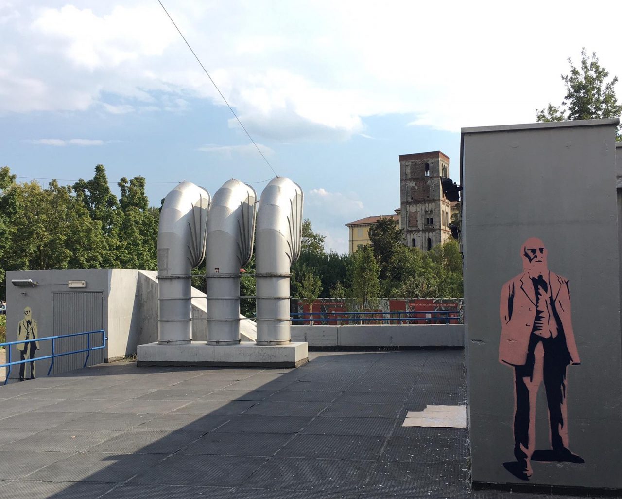 Restyling alla facciata della Serra con l’icona di Camillo Olivetti