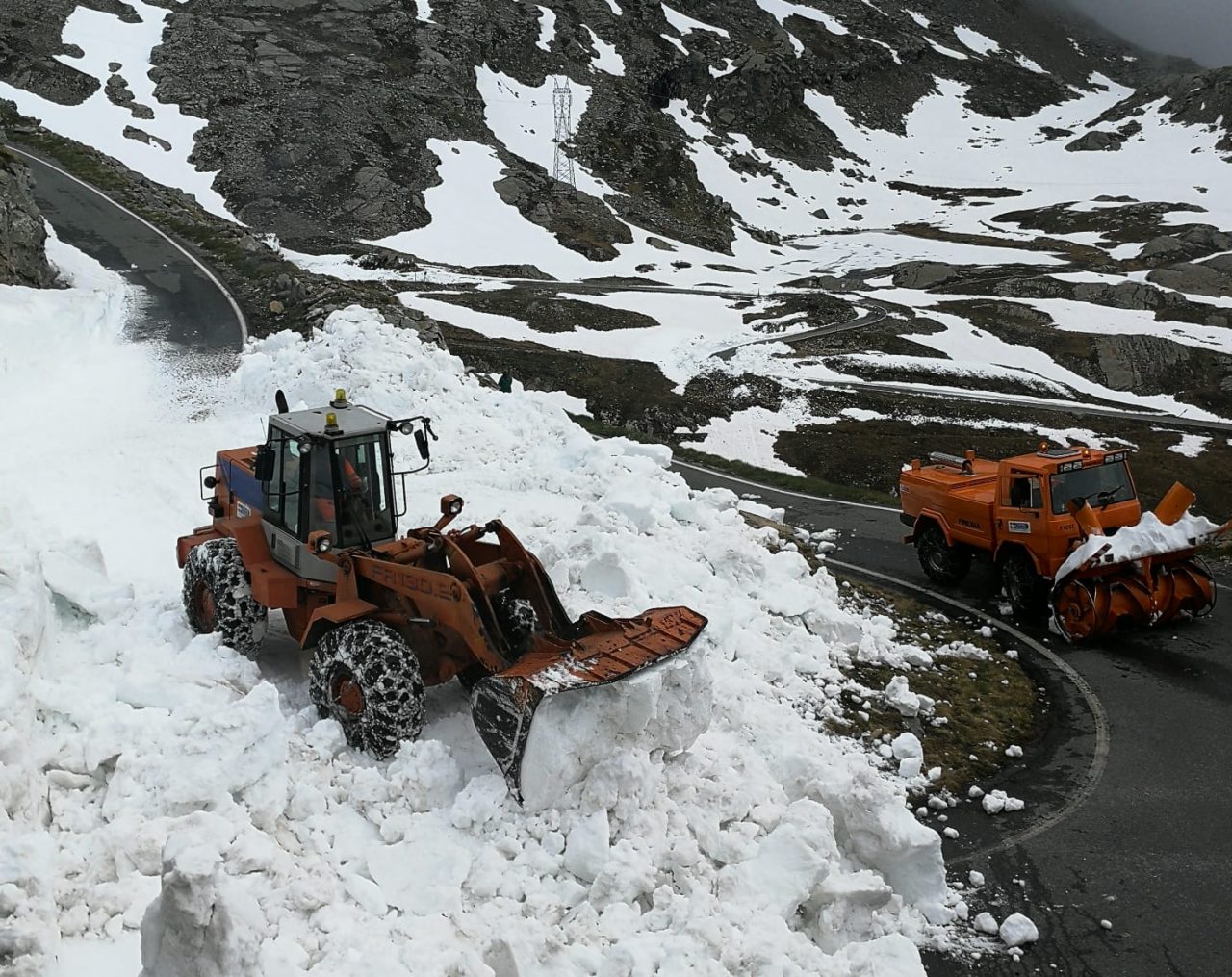 Prima nevicata al Nivolet, Sp. 50 temporaneamente chiusa | FOTO