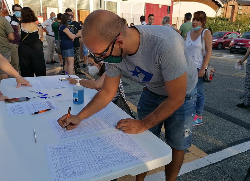 “Riaprite la piscina”: già raccolte cento firme