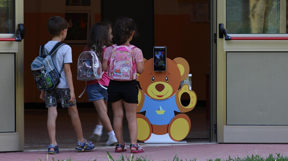 Regione Piemonte stanzia 500mila euro per termoscanner: “La temperatura va provata a scuola”