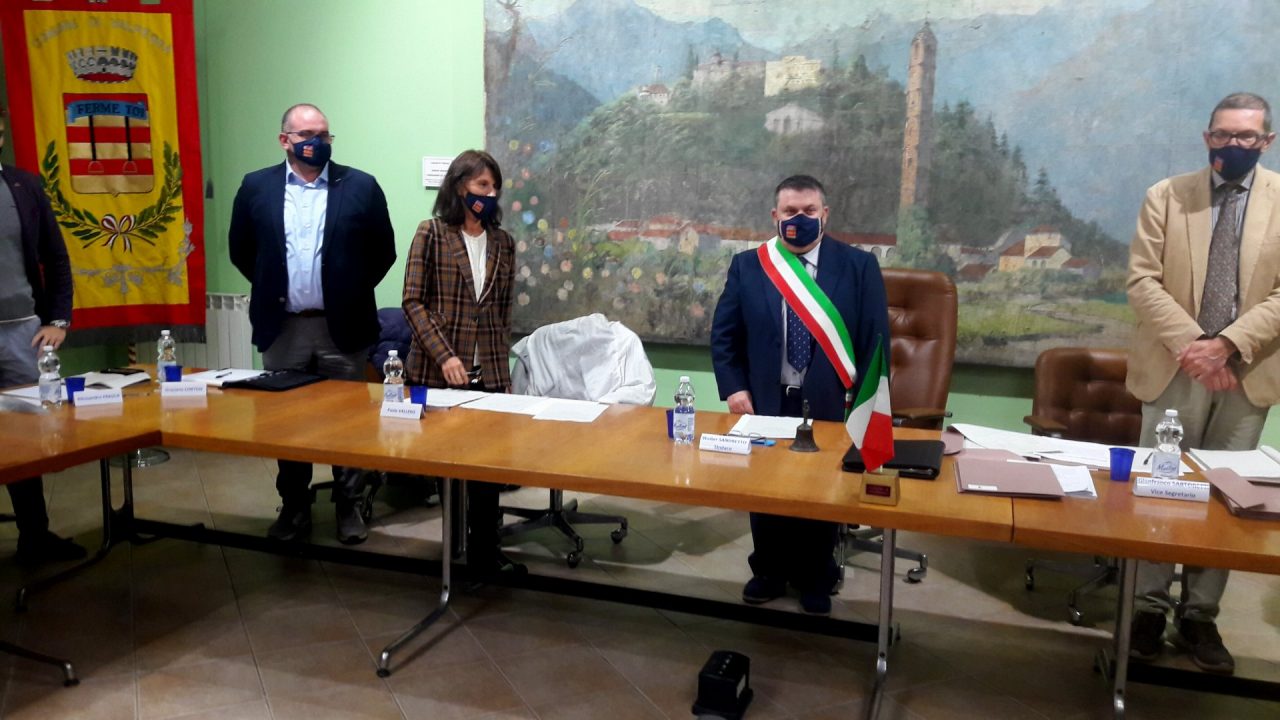 A Valperga il sindaco s’insedia, ma c’è subito la prima polemica