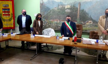 A Valperga il sindaco s'insedia, ma c'è subito la prima polemica