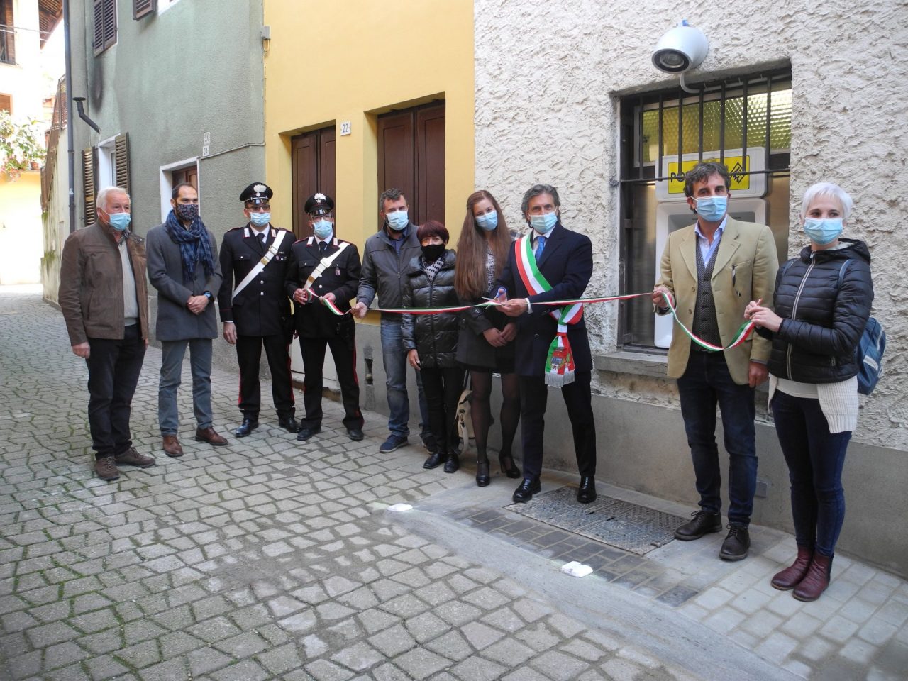 Rocca: inaugurato il Postamat. Il sindaco Alessandro Lajolo: «Manteniamo le promesse fatte ai cittadini»