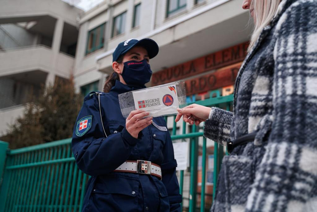 Covid: i primi verbali da 400 euro