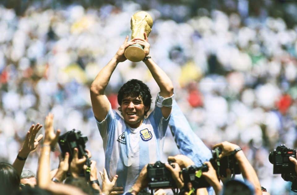 E’ morto Diego Armando Maradona… l’eterno duello con Platini