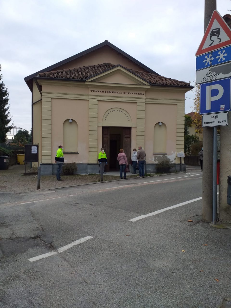 Il teatro di Valperga trasformato… in ambulatorio
