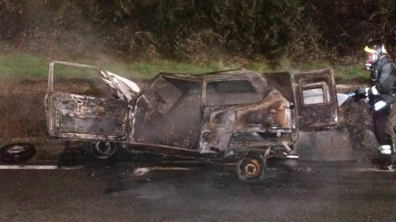 Ceres: Fiat Panda distrutta dalle fiamme