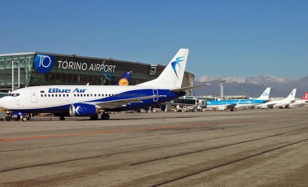 Viaggi all’estero, al rientro nessun tampone in aeroporto