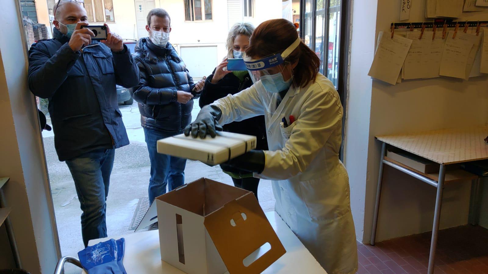 Foto - consegna del vaccino Ospedale di Chivasso