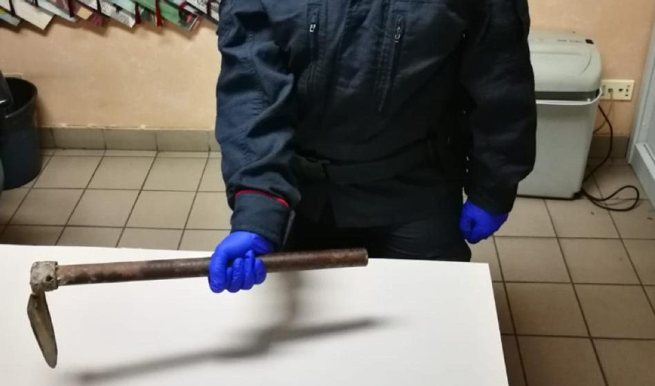 Tenta di uccidere il padre perché non gli dà i soldi