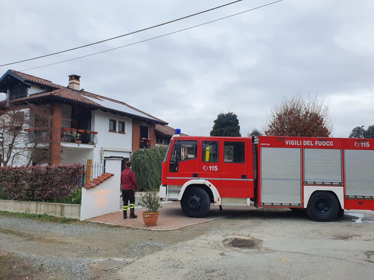 Camino a fuoco a Mathi, intervento dei Vigili del fuoco