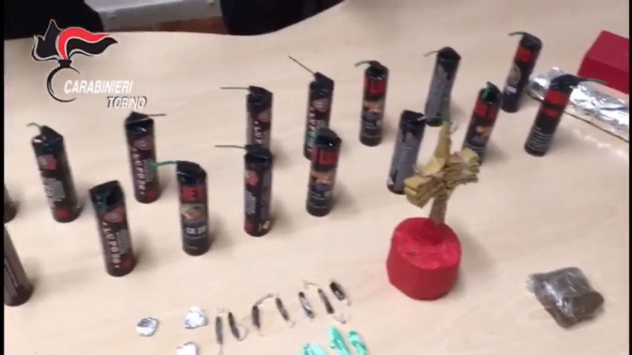 In diretta social riprende i botti illegali: beccato dai carabinieri