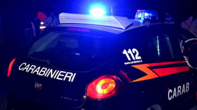 Tenta di uccidere la compagna dandole fuoco: arrestato dai Carabinieri