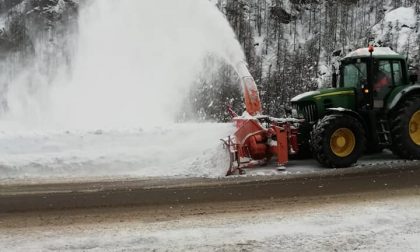 Valli di Lanzo via la neve dalle strade: mezzi in azione