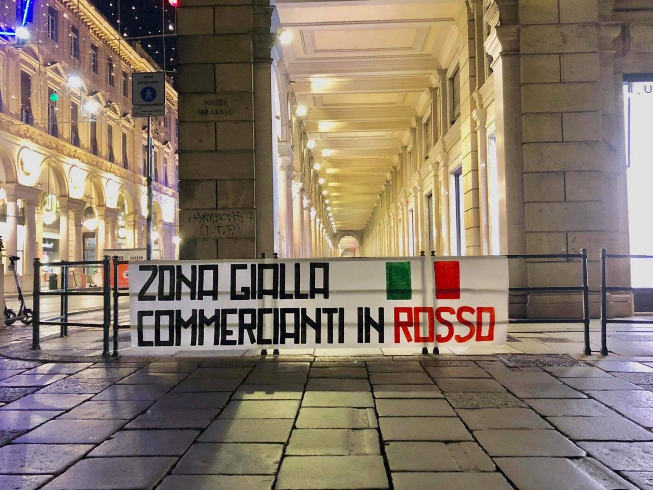 Mascherine Tricolori in protesta: “zona gialla, commercianti in rosso”