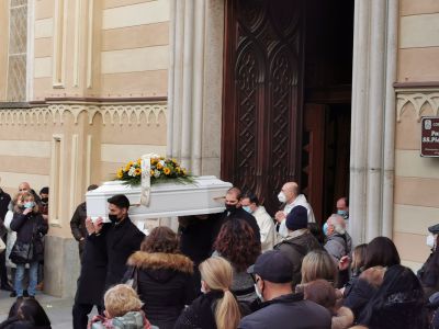 Il dolore dell’addio a Simone, strappato alla vita ad appena 11 anni dalla leucemia