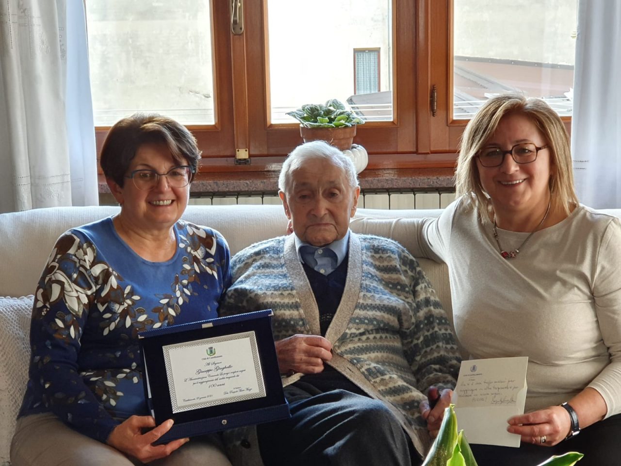 100 candeline per Giuseppe Giughello