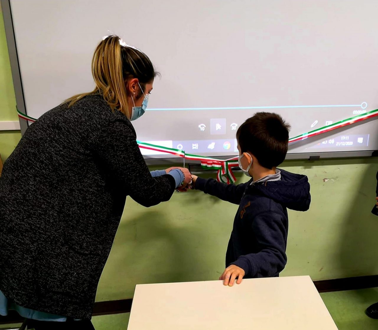 Una Lim per Salassa campagna di crowdfunding  per la scuola