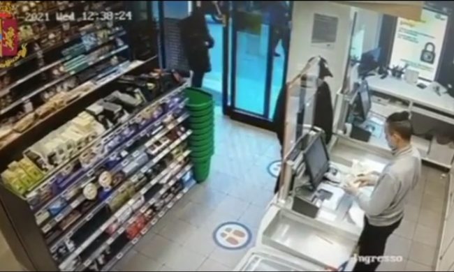 Individuato dalla Polizia il mago illusionista della truffa, incubo dei cassieri