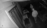Ladri in perlustrazione ripresi dalle telecamere di un'abitazione
