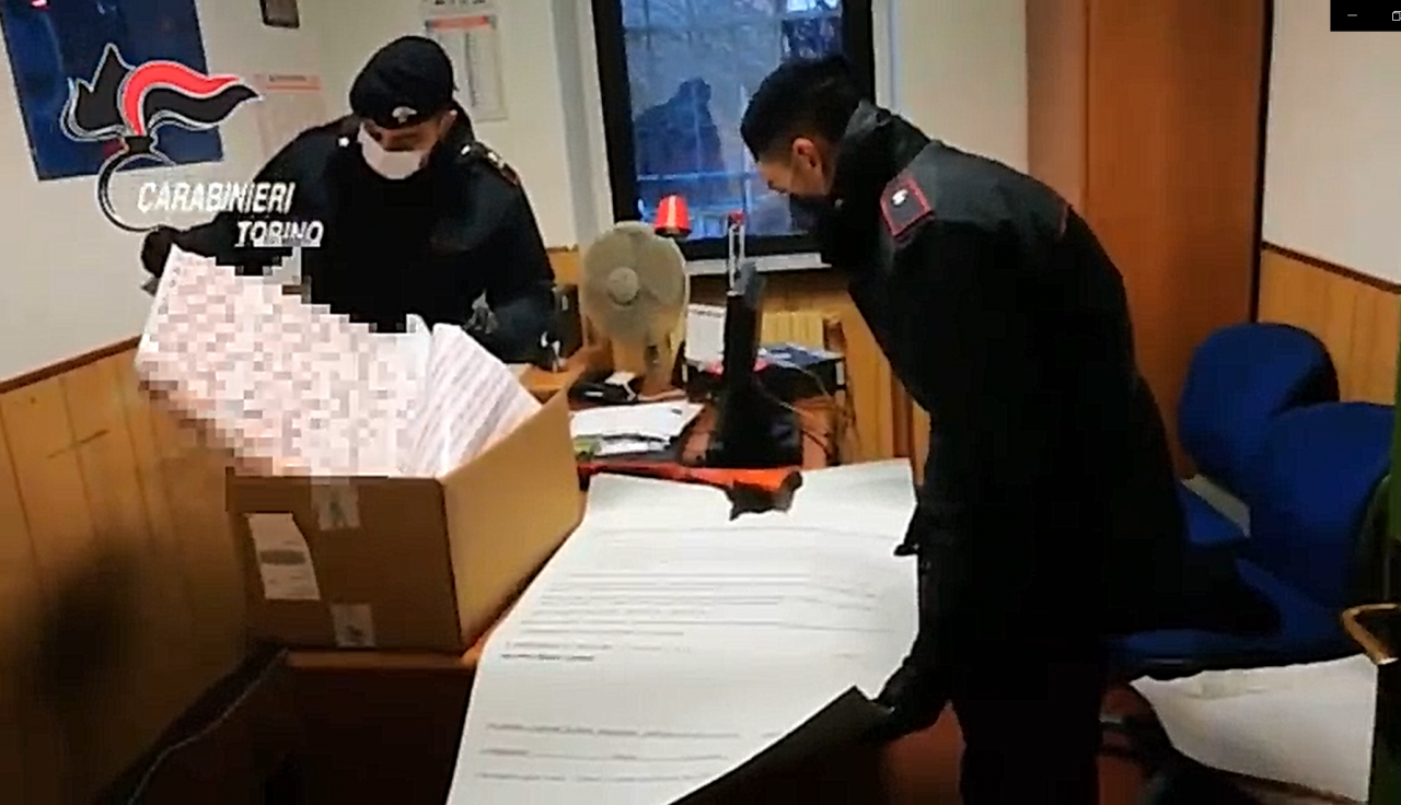 Volantini contro i parlamentari del Movimento 5 Stelle, denunciato 52enne di San Francesco al Campo
