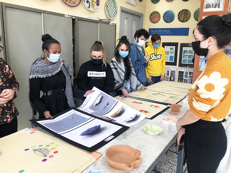 Scuola e territorio con Lievitarte, la ceramica dal forno in tavola