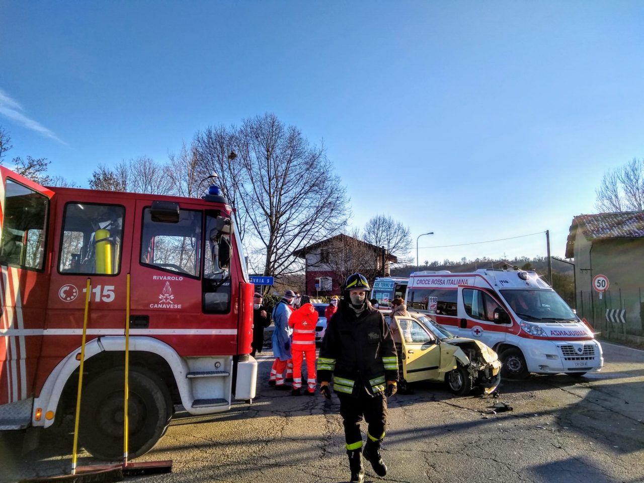 Incidente a Front due auto coinvolte