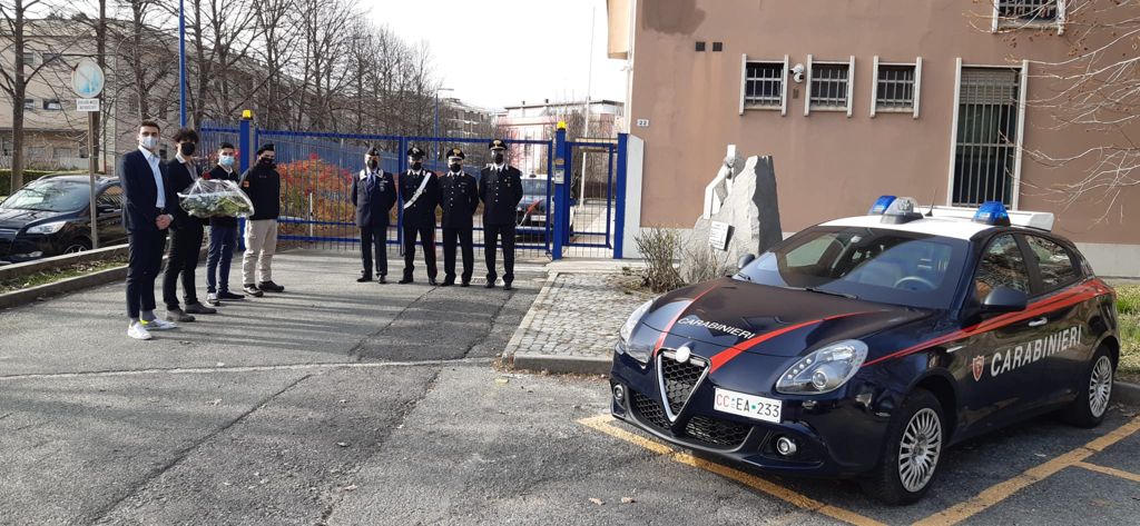 I ragazzi dell’IIS Olivetti rendono omaggio all’ambasciatore Attanasio e al carabiniere Iacovacci