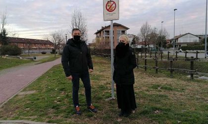Vietato l'ingresso ai cani nelle aree pubbliche, scatta la protesta