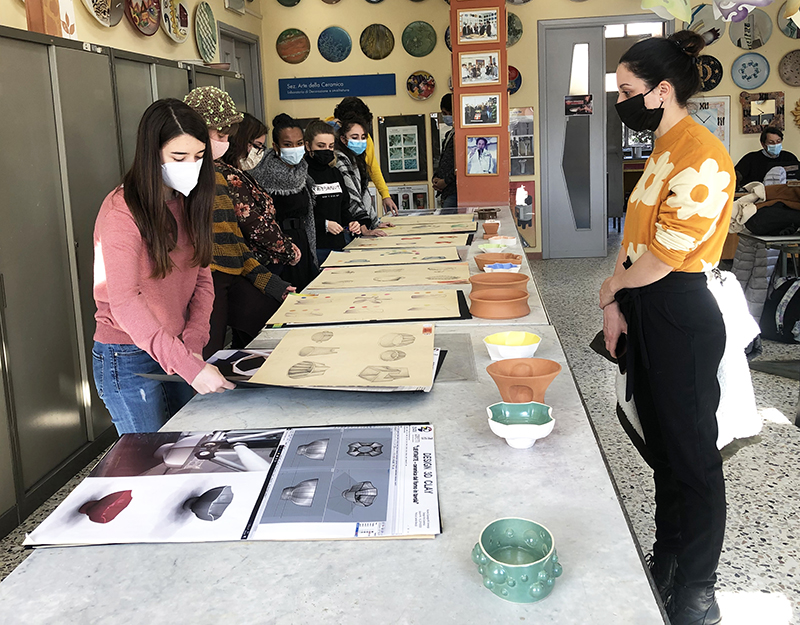 Premi per gli studenti di Design Arte della Ceramica 25 Aprile-Faccio