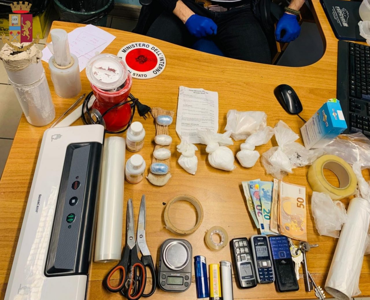 Cocaina nascosta nell’appartamento: arrestato pusher
